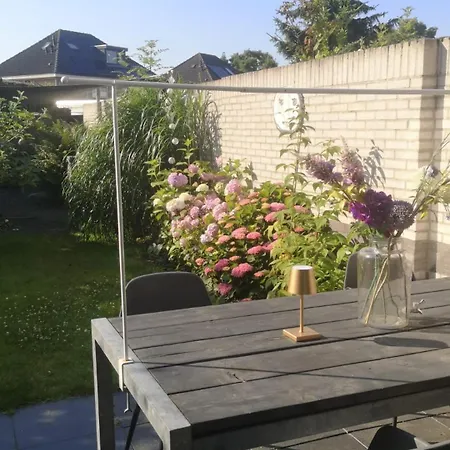Huis Met Tuin Vlakbij Efteling 3 Slaapkamers Minimaal 7 Nachten * Waalwijk